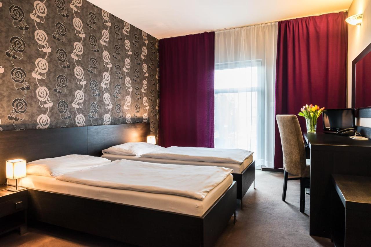 Hotel Dastan Levice Exterior photo
